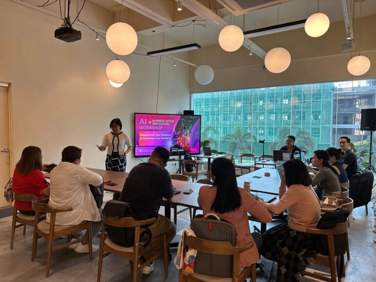 Just wrapped up an energizing session on AI-Powered Business Model Innovation! 